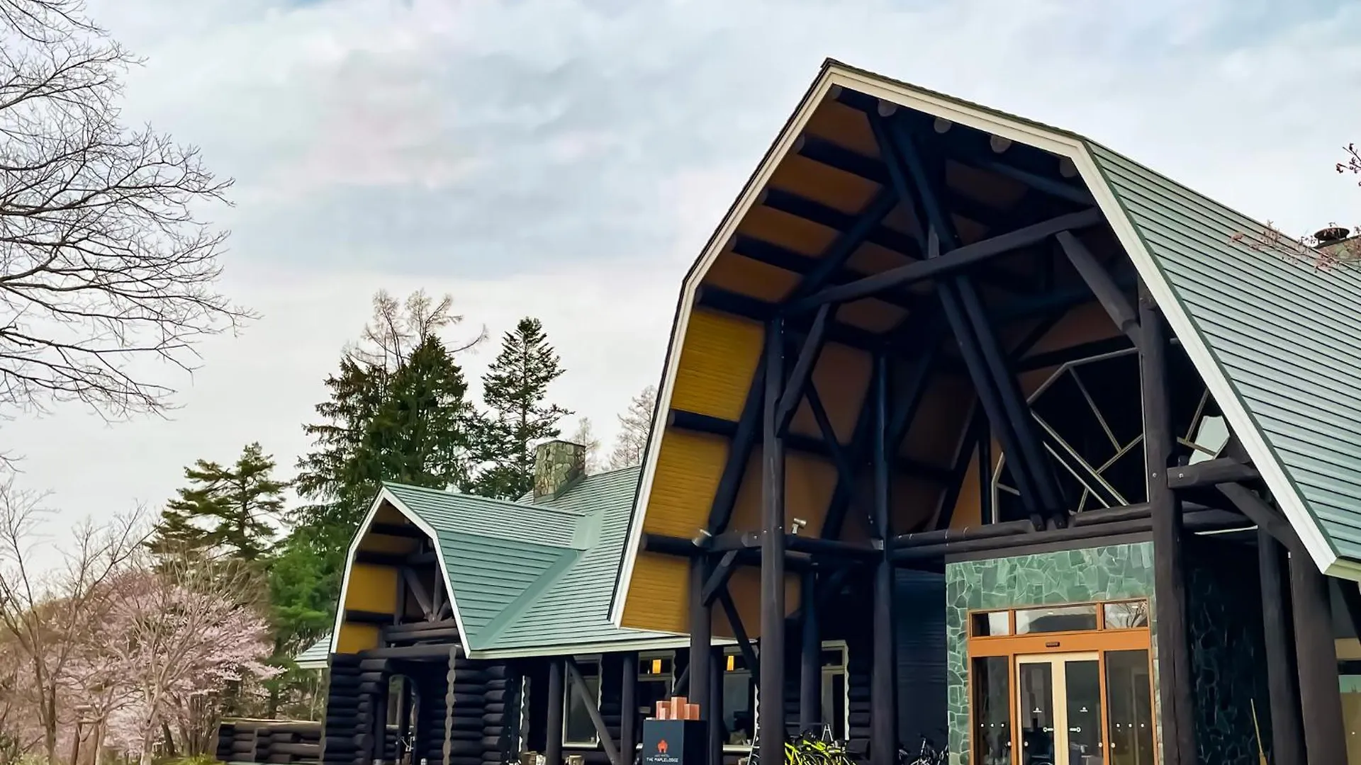 Log Hotel The Maple Lodge Iwamizawa