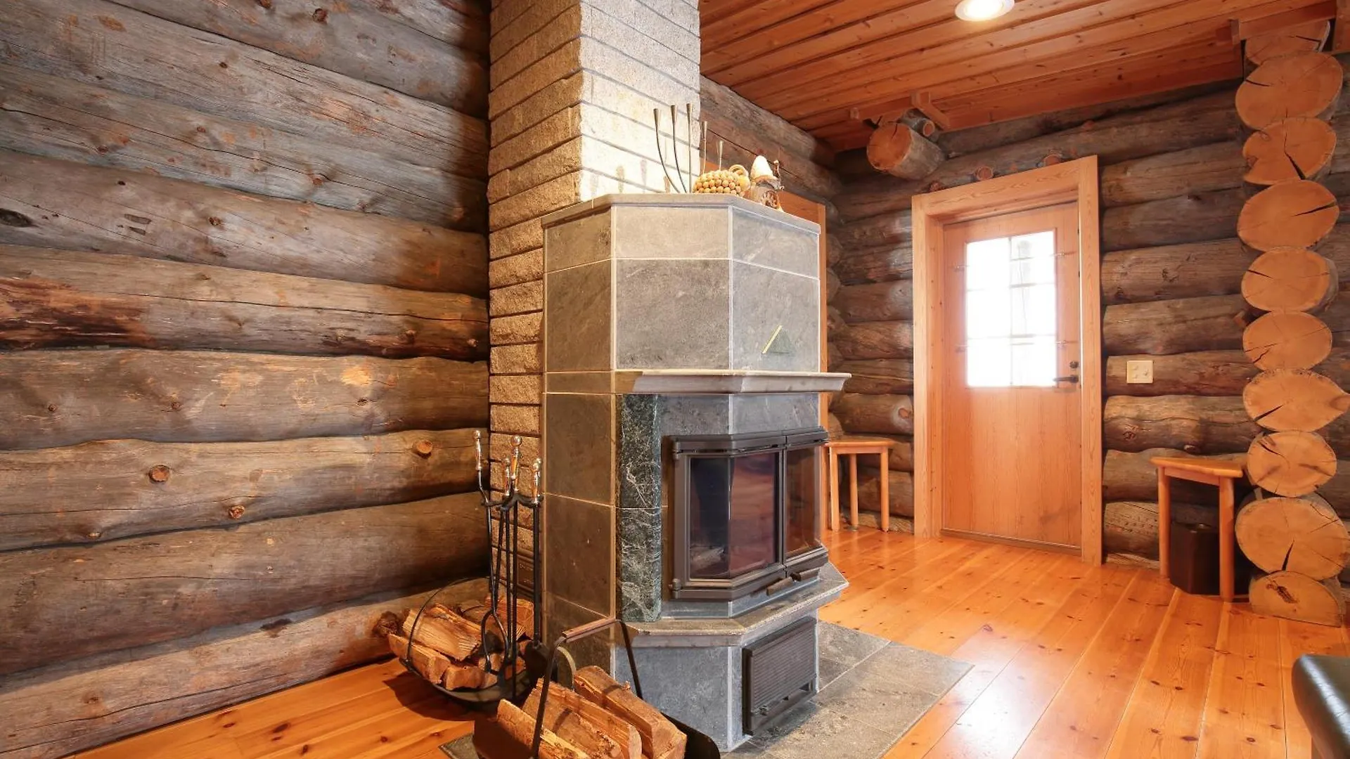 Log Hotel The Maple Lodge Iwamizawa Japan